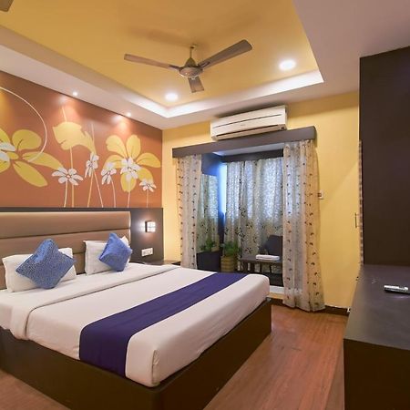 Hotel Jingle Inn Колката Екстериор снимка
