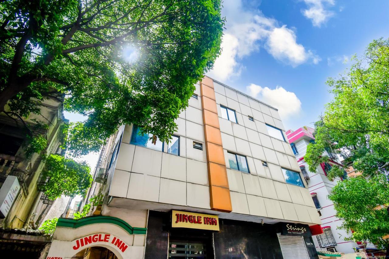Hotel Jingle Inn Колката Екстериор снимка
